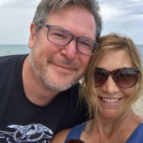 happy-selfie-of-middle-aged-couple-at-the-beach-PREW7KL